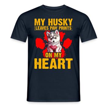 Mon Husky laisse des empreintes de pattes sur mon cœur - T-shirt homme - marine - Devant - AI Model Male 178 light (178cm)