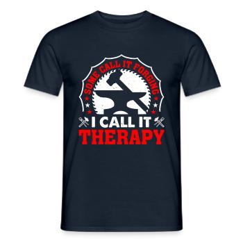 Je l’appelle forgeron thérapeutique et je les berce tous les deux - T-shirt homme - marine - Devant - AI Model Male 178 light (178cm)