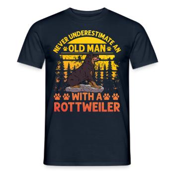 Ne sous-estimez jamais un vieil homme avec un Rottweiler - T-shirt homme - marine - Devant - AI Model Male 178 light (178cm)