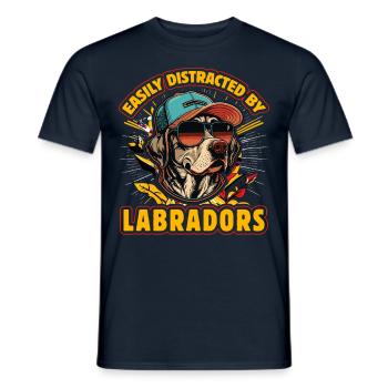 Facilement distrait par les labradors - T-shirt homme - marine - Devant - AI Model Male 178 light (178cm)