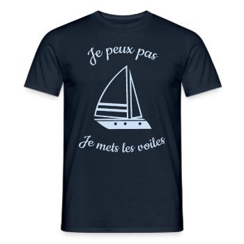 Bateau Bleu - T-shirt homme - marine - Devant - AI Model Male 178 light (178cm)