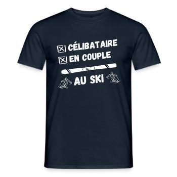 Célibataire, en couple, au ski - T-shirt homme - marine - Devant - AI Model Male 178 light (178cm)