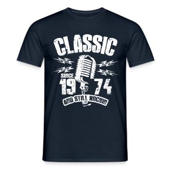 1974 And Still Rockin - T-shirt homme - marine - Devant - AI Model Male 178 light (178cm)