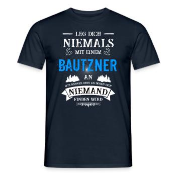 Bautzner - Männer T-Shirt - Navy - Vorne - AI Model Male 178 light (178cm)