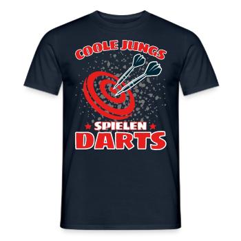 COOLE JUNGS SPIELEN DARTS! Dart Dartspieler Darts - Männer T-Shirt - Navy - Vorne - AI Model Male 178 light (178cm)