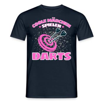 COOLE MÄDCHEN SPIELEN DARTS! Dart Dartspielerin - Männer T-Shirt - Navy - Vorne - AI Model Male 178 light (178cm)