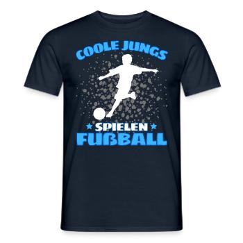 COOLE JUNGS SPIELEN FUßBALL! Fussball Fussballer - Männer T-Shirt - Navy - Vorne - AI Model Male 178 light (178cm)