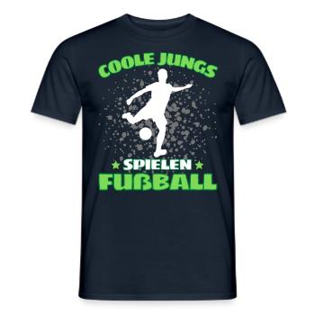 COOLE JUNGS SPIELEN FUßBALL! Fussball Fussballer - Männer T-Shirt - Navy - Vorne - AI Model Male 178 light (178cm)