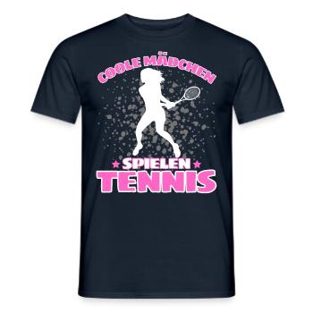 COOLE MÄCHEN SPIELEN TENNIS Lustiges - Männer T-Shirt - Navy - Vorne - AI Model Male 178 light (178cm)