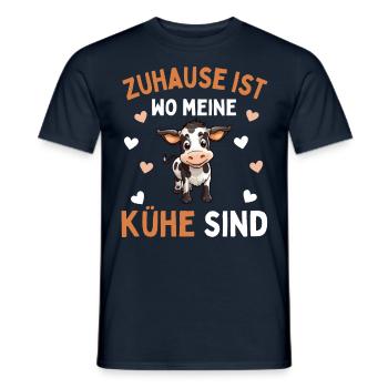 ZUHAUSE IST WO MEINE KÜHE SIND! Lustiges Bauer - Männer T-Shirt - Navy - Vorne - AI Model Male 178 light (178cm)