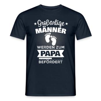 Werdender Papa Spruch Baby Babyfüße Vater Geschenk - Männer T-Shirt - Navy - Vorne - AI Model Male 178 light (178cm)