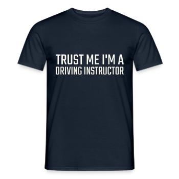 Instructeur de conduite Trust me Drive Tutor - T-shirt homme - marine - Devant - AI Model Male 178 light (178cm)