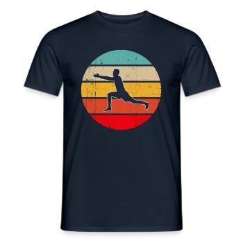Yoga Retro - Männer T-Shirt - Navy - Vorne - AI Model Male 178 light (178cm)