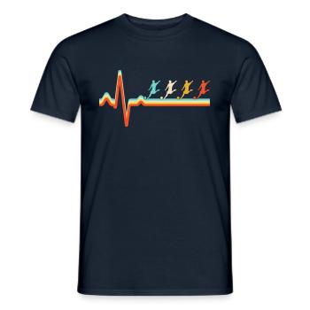 Fußball Retro Herzschlag - Männer T-Shirt - Navy - Vorne - AI Model Male 178 light (178cm)