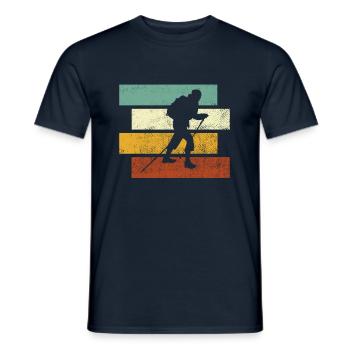 Bergsteigen Retro - Männer T-Shirt - Navy - Vorne - AI Model Male 178 light (178cm)