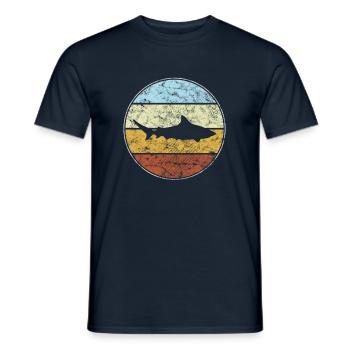 Hai Retro - Männer T-Shirt - Navy - Vorne - AI Model Male 178 light (178cm)