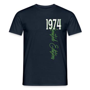 1974 Vintage anniversaire drôles dictons - T-shirt homme - marine - Devant - AI Model Male 178 light (178cm)