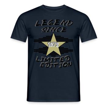 LEGEND SINCE 1972, wahre Legenden - Männer T-Shirt - Navy - Vorne - AI Model Male 178 light (178cm)