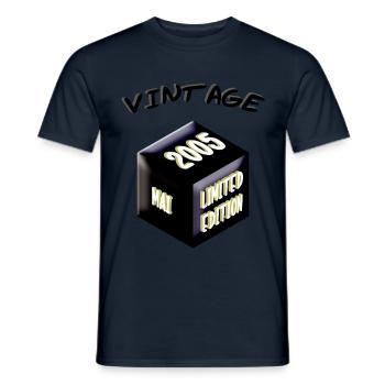 MILLÉSIME 2005 MAI, cadeau pour 18ème anniversaire - T-shirt homme - marine - Devant - AI Model Male 178 light (178cm)