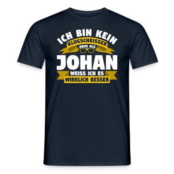 Klugscheisser Johan weiß es besser - Männer T-Shirt - Navy - Vorne - AI Model Male 178 light (178cm)