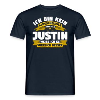 Klugscheisser Justin weiß es besser - Männer T-Shirt - Navy - Vorne - AI Model Male 178 light (178cm)