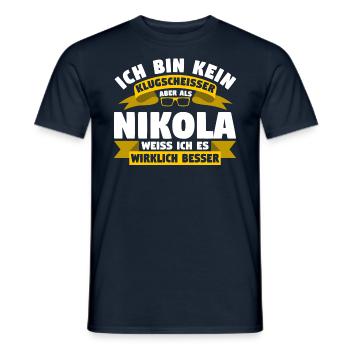 Klugscheisser Nikola weiß es besser - Männer T-Shirt - Navy - Vorne - AI Model Male 178 light (178cm)