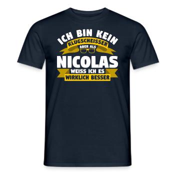 Klugscheisser Nicolas weiß es besser - Männer T-Shirt - Navy - Vorne - AI Model Male 178 light (178cm)