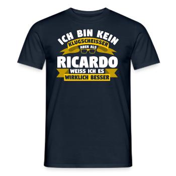Klugscheisser Ricardo weiß es besser - Männer T-Shirt - Navy - Vorne - AI Model Male 178 light (178cm)