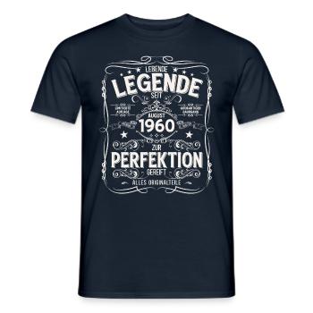 65e anniversaire Légende August Né en 1960 - T-shirt homme - marine - Devant - AI Model Male 178 light (178cm)