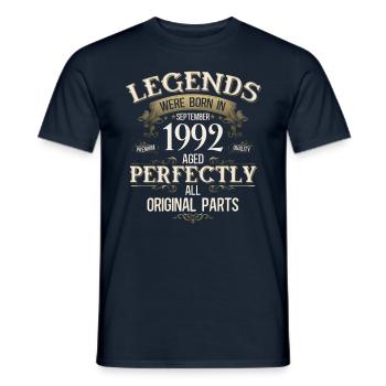 Cadeau 33ème Anniversaire Légende Septembre 1992 - T-shirt homme - marine - Devant - AI Model Male 178 light (178cm)