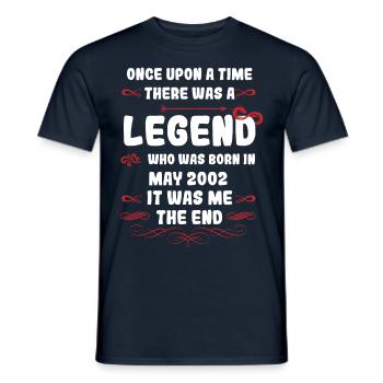 Es war einmal eine Legende. Mai 2002 Geburtstag - Männer T-Shirt - Navy - Vorne - AI Model Male 178 light (178cm)