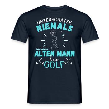 UNTERSCHÄTZE NIEMALS EINEN ALTEN MANN BEIM GOLF! - Männer T-Shirt - Navy - Vorne - AI Model Male 178 light (178cm)