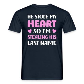 Verlobt Verheiratet Eheschließung Nachname - Männer T-Shirt - Navy - Vorne - AI Model Male 178 light (178cm)