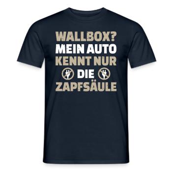 Wallbox? Mein Auto Kennt Nur Die Zapfsäule - Männer T-Shirt - Navy - Vorne - AI Model Male 178 light (178cm)