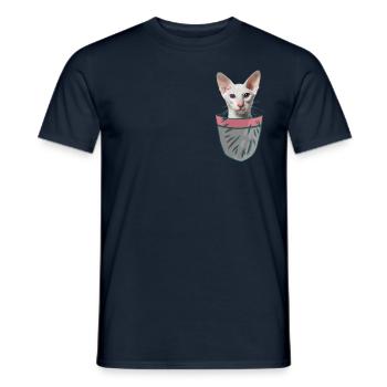 Orientalisch Kurzhaar Brusttasche - Männer T-Shirt - Navy - Vorne - AI Model Male 178 light (178cm)