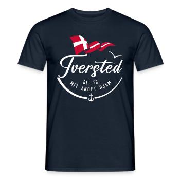 TVERSTED - Ma résidence secondaire - w - T-shirt homme - marine - Devant - AI Model Male 178 light (178cm)