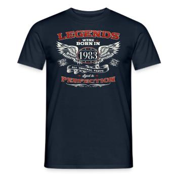 40e anniversaire homme légende né en 1983 voiture classique - T-shirt homme - marine - Devant - AI Model Male 178 light (178cm)