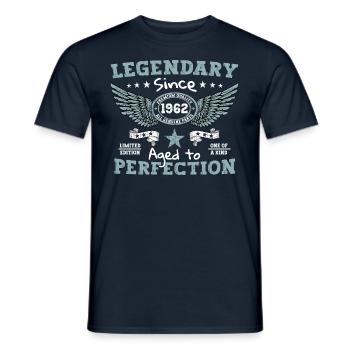 Légendaire depuis 1962 cadeau de 60e anniversaire - T-shirt homme - marine - Devant - AI Model Male 178 light (178cm)