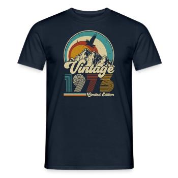 Vintage 1973 vintage rétro adler grunge - T-shirt homme - marine - Devant - AI Model Male 178 light (178cm)