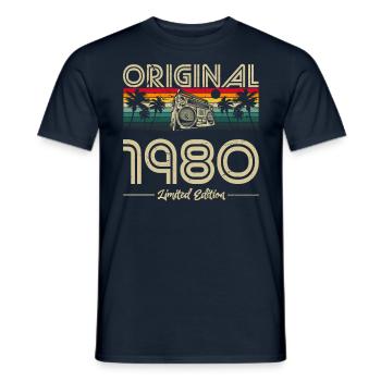 1980 Anniversaire né en 1980 Retro Vintage - T-shirt homme - marine - Devant - AI Model Male 178 light (178cm)