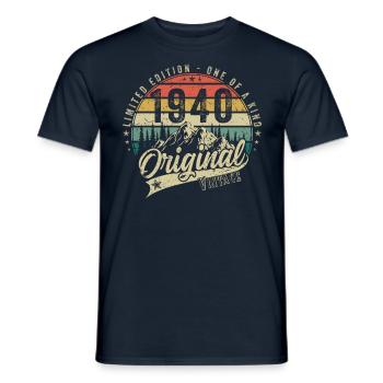 1940 Anniversaire né en 1940 Rétro Vintage - T-shirt homme - marine - Devant - AI Model Male 178 light (178cm)