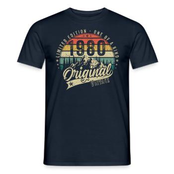 1980 Anniversaire né en 1980 Retro Vintage - T-shirt homme - marine - Devant - AI Model Male 178 light (178cm)