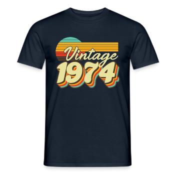 1974 Anniversaire Né En 1974 Rétro Vintage - T-shirt homme - marine - Devant - AI Model Male 178 light (178cm)