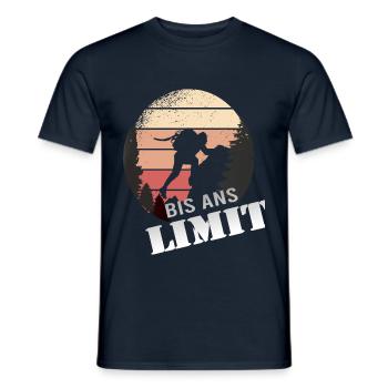 Wandern bis ans Limit - Männer T-Shirt - Navy - Vorne - AI Model Male 178 light (178cm)