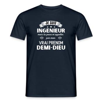 Je suis ingénieur, mon vrai prénom est demi dieu - T-shirt homme - marine - Devant - AI Model Male 178 light (178cm)