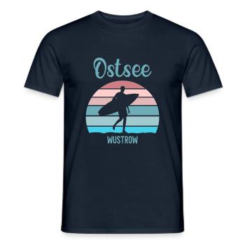Wustrow Fischland Darß - Männer T-Shirt - Navy - Vorne - AI Model Male 178 light (178cm)