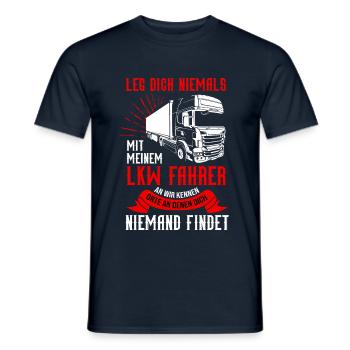Leg dich niemals mit einem LKW Fahrer an - Männer T-Shirt - Navy - Vorne - AI Model Male 178 light (178cm)