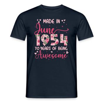Juin 1954 Cadeau Anniversaire 70 Ans Pour Femme - T-shirt homme - marine - Devant - AI Model Male 178 light (178cm)