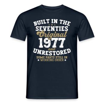 Built in the seventies 1977 45. Geburtstag Herren - Männer T-Shirt - Navy - Vorne - AI Model Male 178 light (178cm)