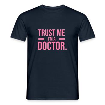 Arzt Krankenhaus Ärztin Mama Doktorin - Männer T-Shirt - Navy - Vorne - AI Model Male 178 light (178cm)